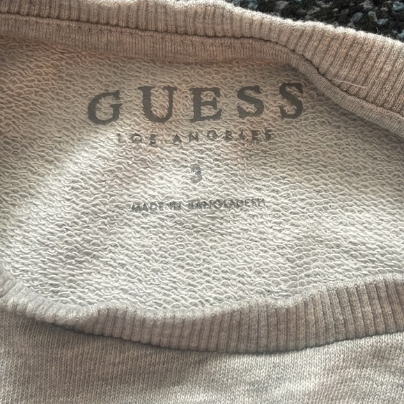 Guess crewneck size 3t - Picture 3 of 3